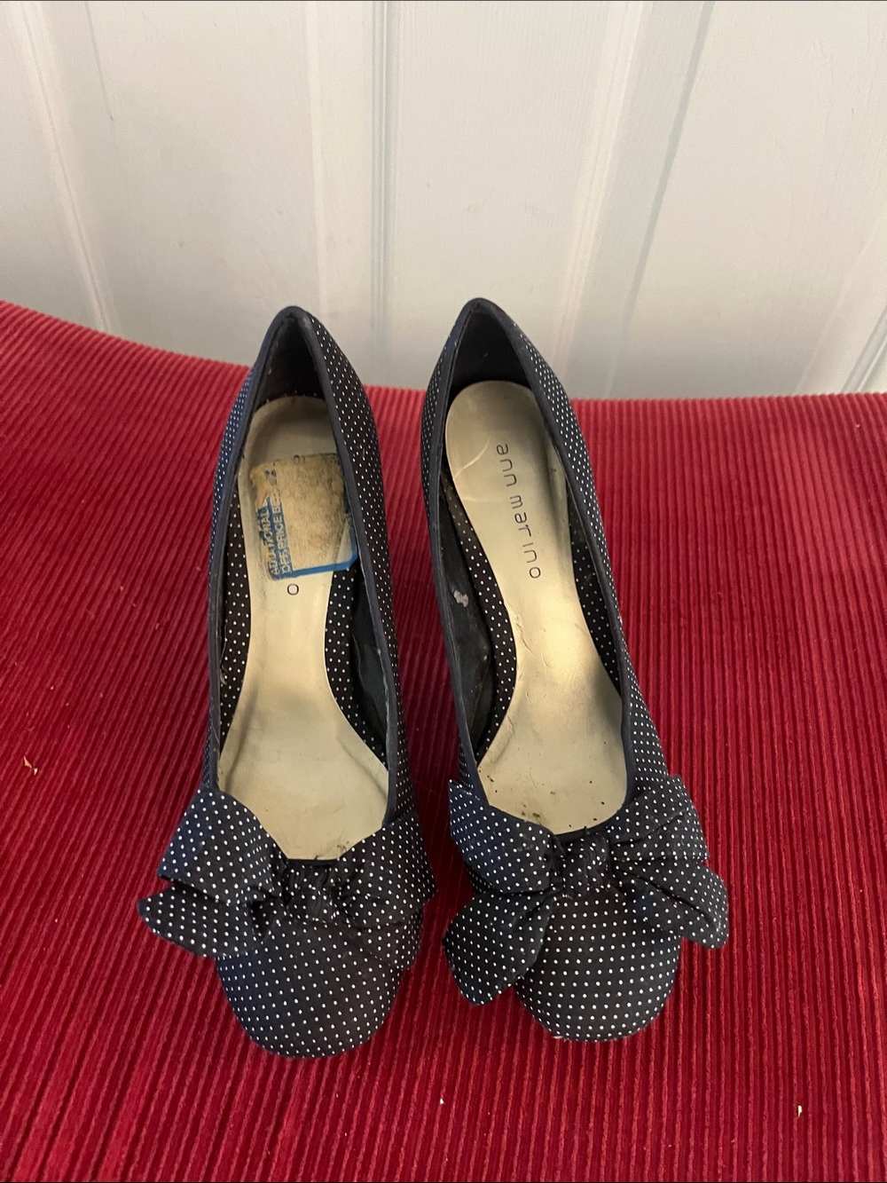 Ann Marino Black Polka Dot Bow Pumps. Size 6.